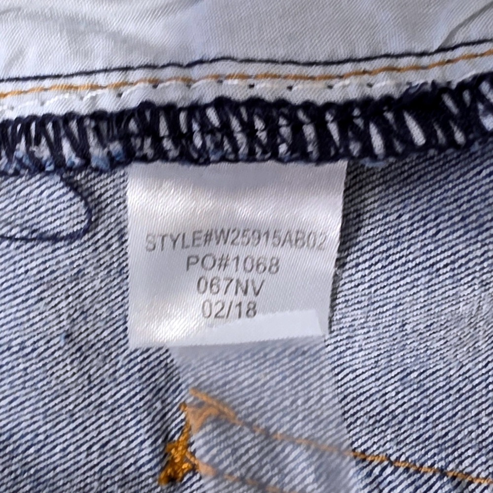 !iT Jeans Long Rider Bermuda Shorts Womens 8 Blue Distressed Denim Good - Picture 9 of 9